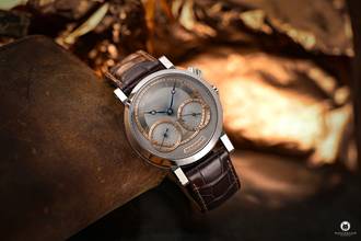 Thumbnail von Benzinger GAP 1 „Graphit“ mit eigenem Manufakturkaliber handguillochiert