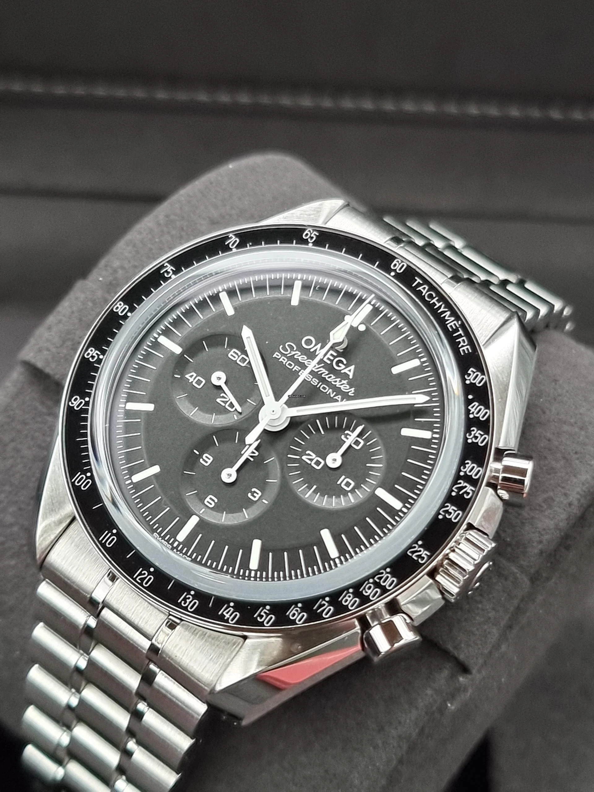  Omega Speedmaster Professional Moonwatch Co-Axial 42mm 310.30.42.50.01.002 Sapphire Unworn/New Condition 2-2026 