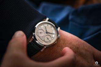 Thumbnail von Benzinger GAP 1 Silver Rings mit eigenem Manufakturkaliber handguillochiert