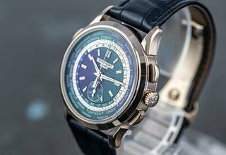 Thumbnail von Patek Philippe World Time Chronograph 5930G-001 | Full Set 2018 | Whitegold