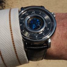 Thumbnail von Hooke & Huygens Gems & Sculptures Manufakturkaliber 8 Federhäuser Weissgold Saphir