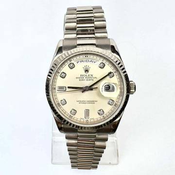  Rolex Day-Date 36 OYSTER PERPETUAL DAY-DATE Automatic 36mm 18K WG Factory Diamond Dial Watch </h1> 