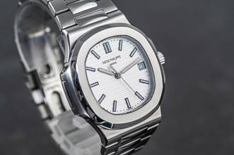Thumbnail von Patek Philippe Nautilus 5711/1A-011 | rare Caliber 26-330 | German Full Set 2019 | white dial | Steel