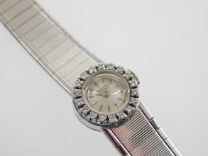 Thumbnail von Patek Philippe Damenuhr massiv 18 Karat Weißgold Handaufzug mit original Brillantbesatz </h1>