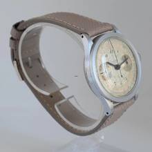 Thumbnail von Universal Genève Chronograph 5466 Compur first series 1936's </h1>