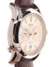 Thumbnail von Oris For its centenary Oris launches the Oris Centennial Set 1904 Limited Edition includes an Artelier Worldtimer Automatic Stainless Steel Wristwatch and an 8-Day Alarm Travel clock one of the company’s most iconic historic designs. It is limited to 1