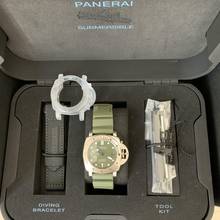 Thumbnail von Panerai Luminor Submersible PAM01055 Verde Militare Limited Full Set 2020’s </h1>