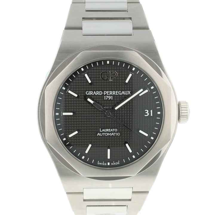  Girard Perregaux Laureato Steel Black Dial NEW </h1> 