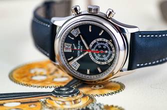 Thumbnail von Patek Philippe Annual Calendar Chronograph 5960G | Full Set 2022 | blue dial | White gold </h1>