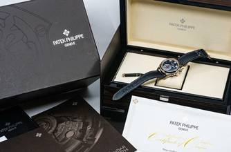 Thumbnail von Patek Philippe Annual Calendar Chronograph 5960G | Full Set 2022 | blue dial | White gold </h1>