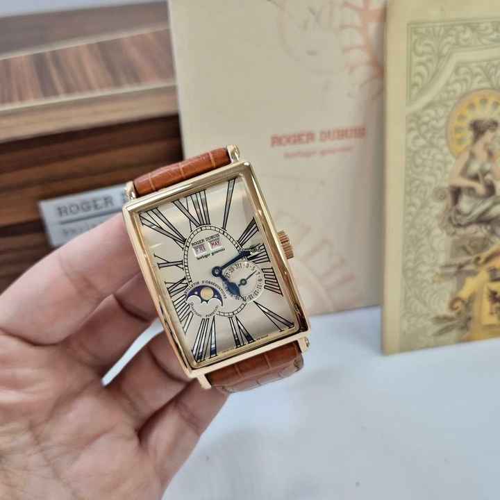  Roger Dubuis Much More Perpetual Calendar Moonphase Ouro Rosé XL Automático 