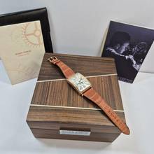 Thumbnail von Roger Dubuis Much More Perpetual Calendar Moonphase Ouro Rosé XL Automático