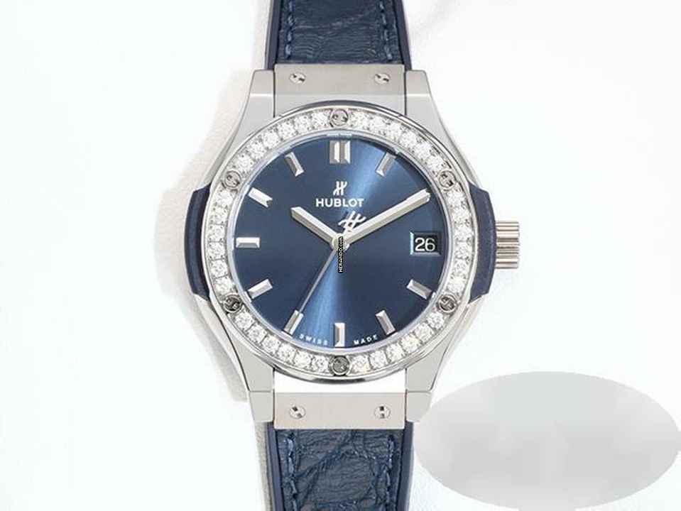  Hublot Classic Fusion Blue 33mm 581.nx.7170.lr.1104 Titan Diamanten Damen Blue Dial </h1> 