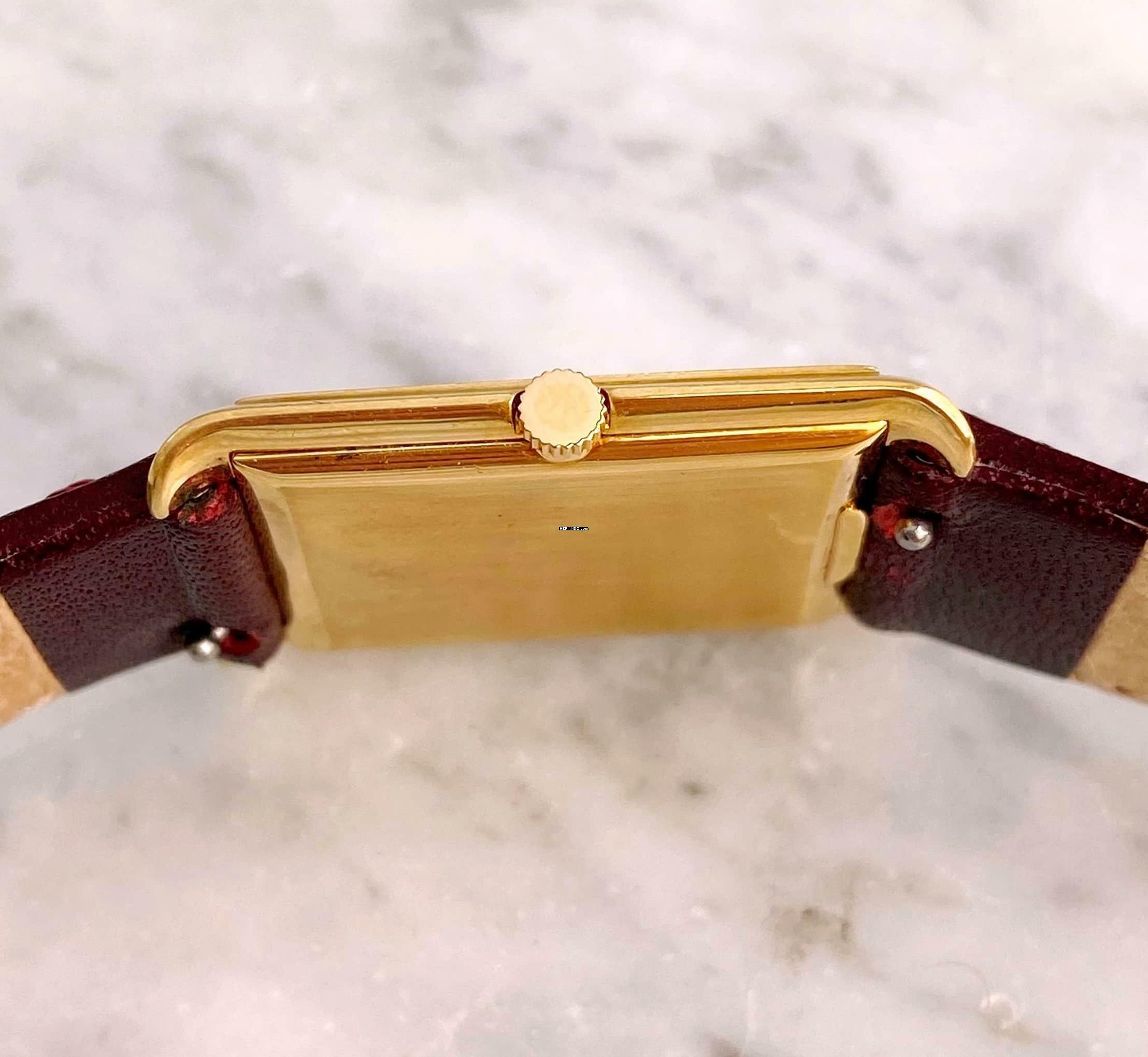 Thumbnail von Vacheron Constantin Tank Vintage Solid Gold Tank Ultra Flat and Stepped Case