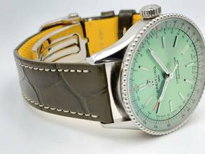 Thumbnail von Breitling Navitimer Automatic 36 green dial new Full Set 2024 </h1>