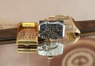 Thumbnail von Vacheron Constantin 18K GOLD PINK ART DECO TANK FROM 1943 WITH EXTRACT