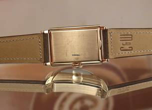 Thumbnail von Vacheron Constantin 18K GOLD PINK ART DECO TANK FROM 1943 WITH EXTRACT