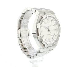Thumbnail von Vacheron Constantin Overseas 47040 White Dial </h1>