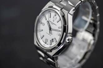 Thumbnail von Vacheron Constantin Overseas 47040 | Full Set | VC Service 2021 | Steel | white dial </h1>