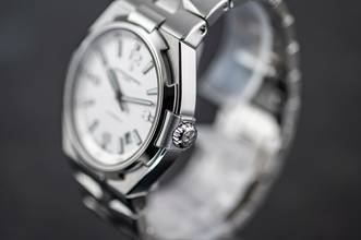 Thumbnail von Vacheron Constantin Overseas 47040 | Full Set | VC Service 2021 | Steel | white dial </h1>