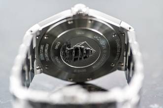 Thumbnail von Vacheron Constantin Overseas 47040 | Full Set | VC Service 2021 | Steel | white dial </h1>