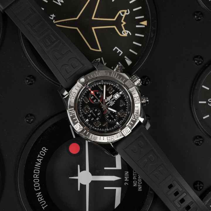  Breitling Super Avenger II A13371 