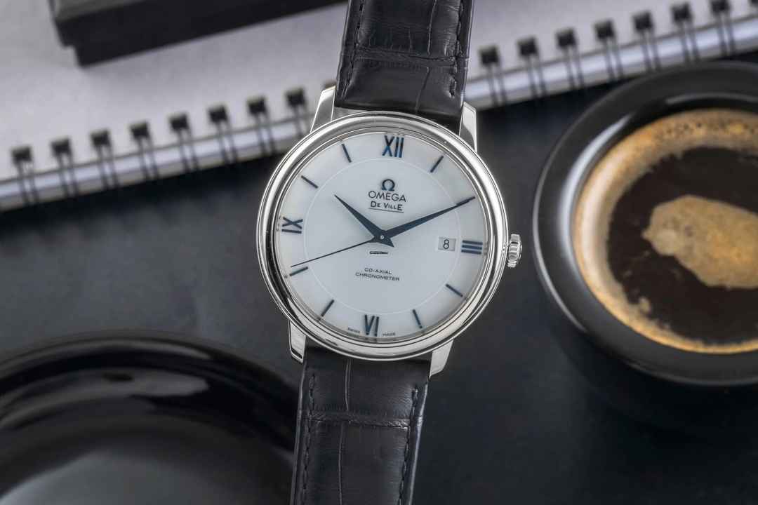  Omega De Ville Prestige 18k Weissgold Automatik Herren Ref. 424.53.40.20.04.001 B&P 2023  