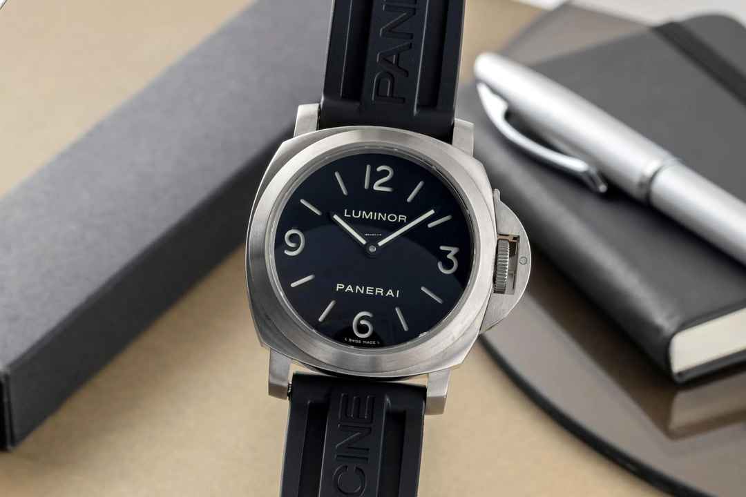  Panerai Luminor Base Titan Handaufzug Herrenuhr PAM00176 Papiere 2010  