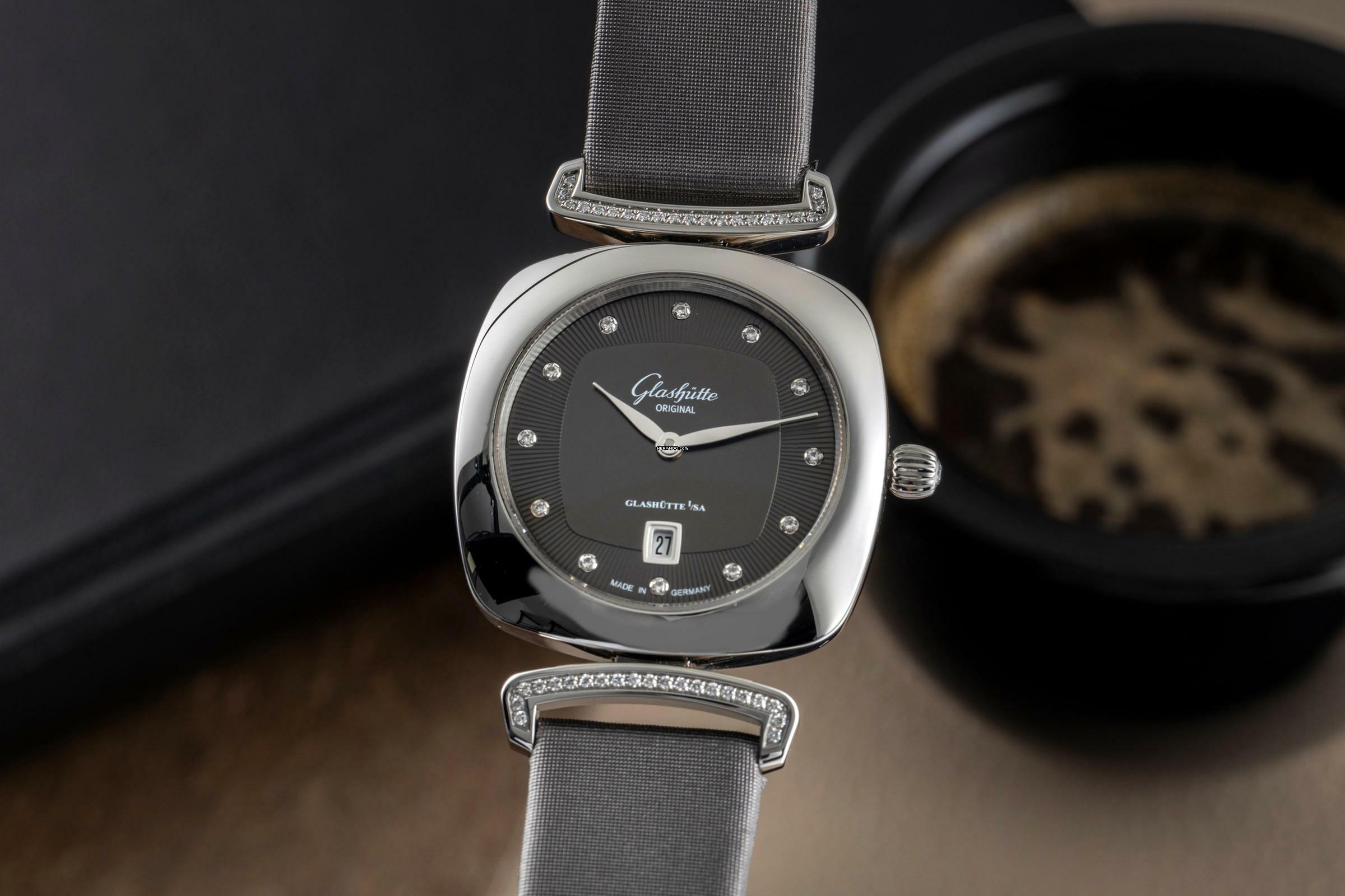 Glashütte Original Pavonina Stahl Quarz Damenuhr Ref. 03-01-06-12-02 Box & Papiere 2014