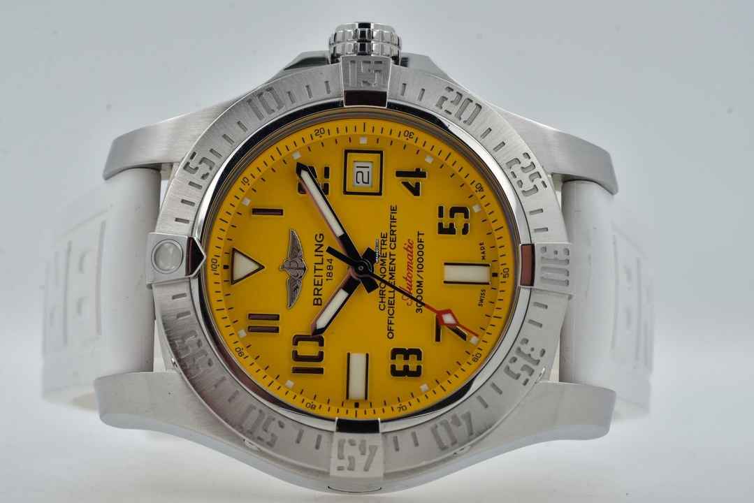  Breitling Avenger II Seawolf Code Yellow A1733110/I519 A17331  