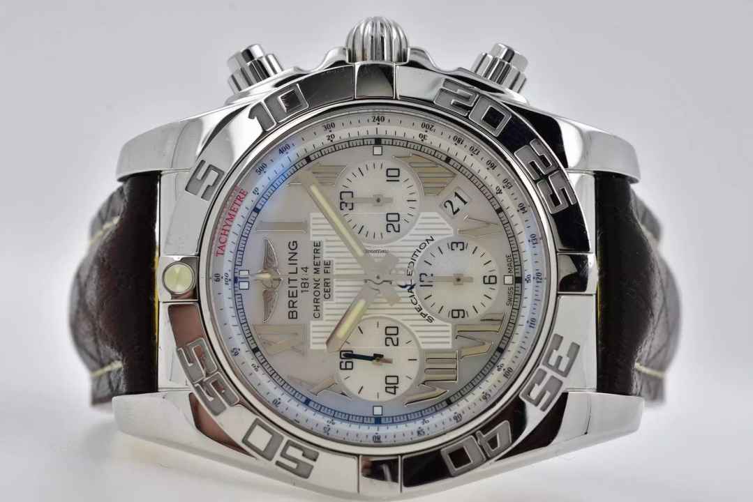  Breitling Chronomat 44 B01 AB01101 White Dial  