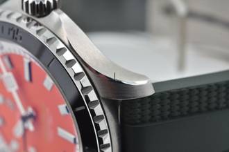 Thumbnail von Breitling Superocean 42 Kelly Slater Limited Edition 1000pcs A173751A1O1S1 orange </h1>