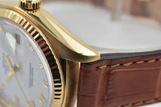 Thumbnail von Rolex Day-Date 36 Oyster Perpetual Day Date 18k Yellow Gold Porcelain Dial 18038 </h1>