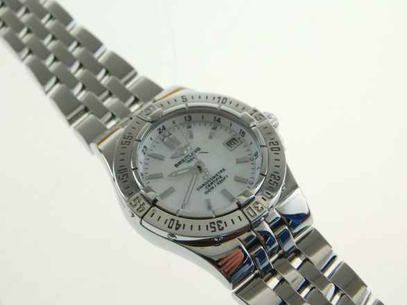  Breitling Galactic 30 Starliner / Galactic 30 mit Perlmuttzifferblatt Alle Papiere WEMPE 2008 </h1> 