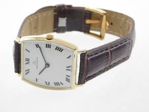 Thumbnail von Jaeger-LeCoultre Classic 18 Karat Gelbgold Tonneau Handaufzug Vintage NOS 26 x 34 mm C 818/1C