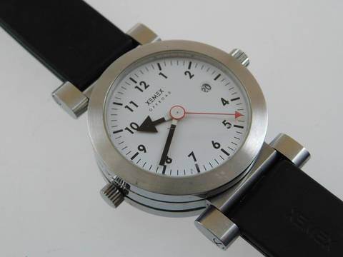  Xemex Offroad Herrenuhr im Full Set 2 x Watch Rubber Strap </h1> 