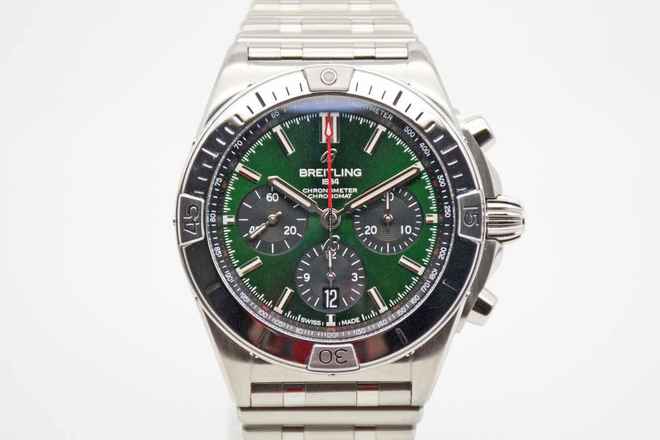  Breitling Chronomat 42 B01 42 Bentley Green im perfekten Fullset 