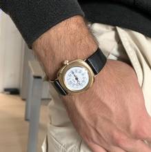 Thumbnail von Rolex Oyster Perpetual Cushion Porcelain California dial yellow gold 9KT 1925's </h1>