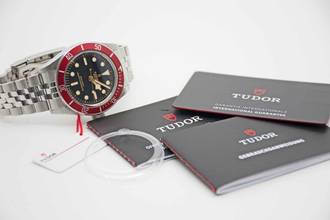 Thumbnail von Tudor Black Bay 41 Burgundy Jubilée LC100 Fullset mit Erstkaufrechnung </h1>