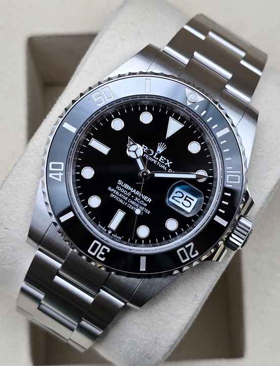  Rolex Submariner Date 126610LN Chronometer Unworn/New Condition Full Set 1-2026 