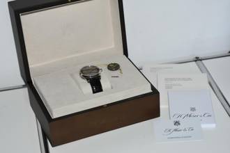 Thumbnail von H.Moser & Cie. Endeavour Centre Seconds Grey 1200-200 </h1>