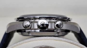 Thumbnail von Omega Speedmaster Professional Moonwatch 'Silver Snoopy Award' 50th Anniversary 310.32.42.50.02.001 Unworn/New Condition Full Set 2-2026