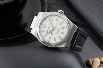 Thumbnail von Girard Perregaux Laureato Automatik Stahl Ref. 81010-11-131-BB6A Papers