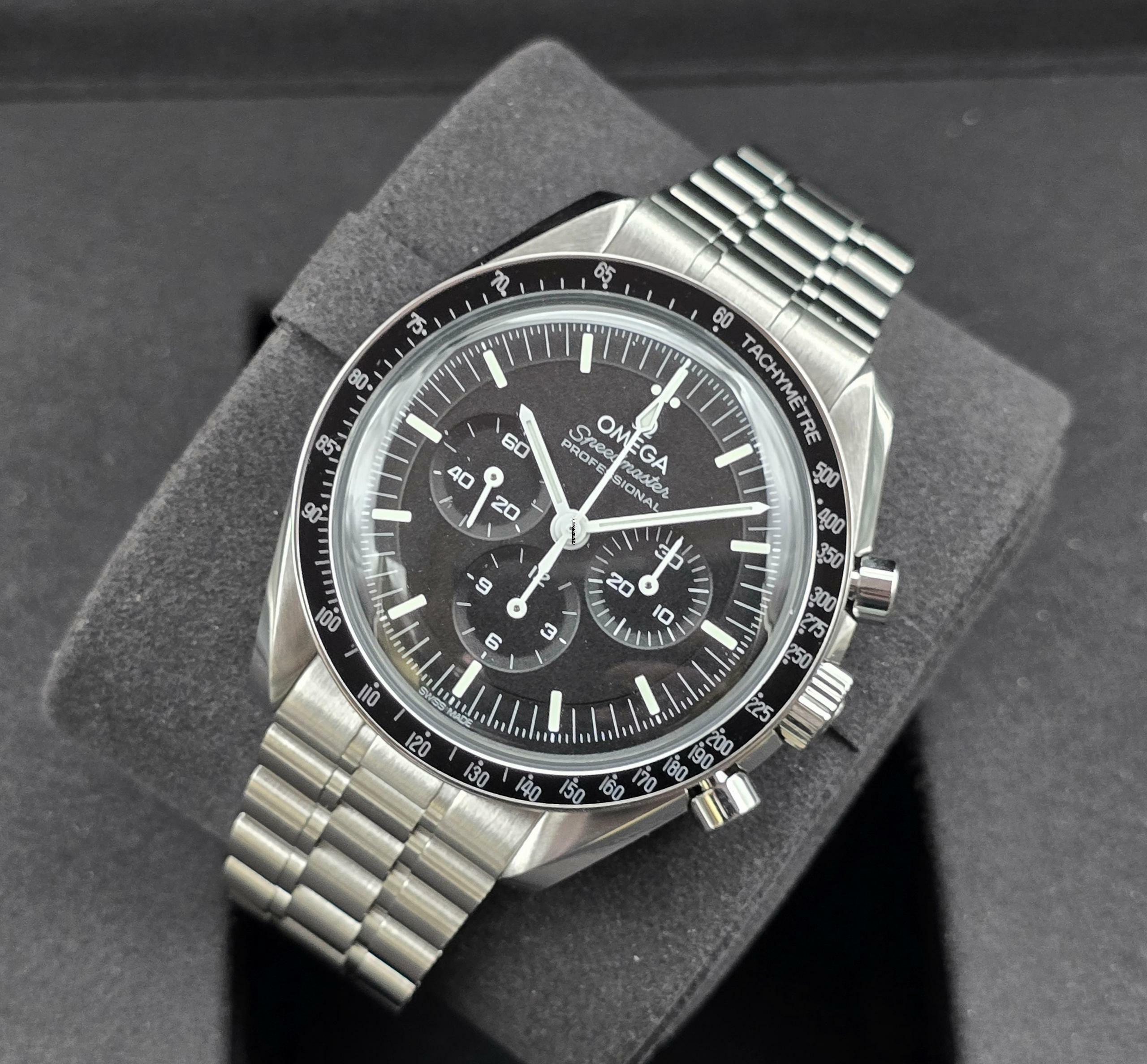  Omega Speedmaster Professional Moonwatch Co-Axial Master Chronometer 42mm 310.30.42.50.01.001 Hesalite Unworn/New Condition Full Set 10-2025 