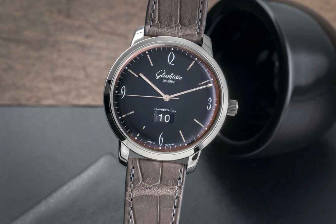  Glashütte Original Sixties Panoramadatum Panorama Date Automatik Stahl Ref. 2-39-47-03-02-04 B&P  