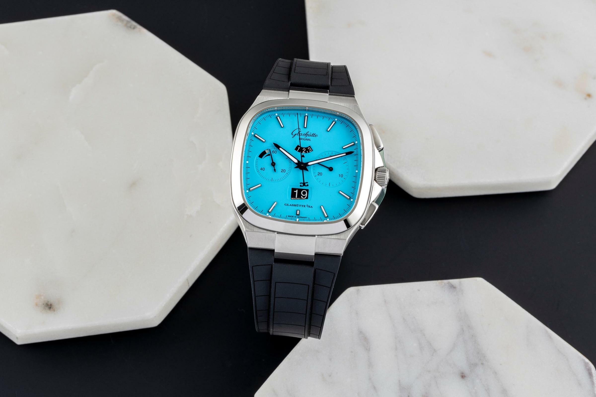 Glashütte Original Seventies Chronograph Panoramadatum Ref. 1-37-02-10-02-63 B&P