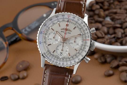  Breitling Navitimer 01 Chronograph 41 Automatik Ref. AB0139211G1P1 B&P  