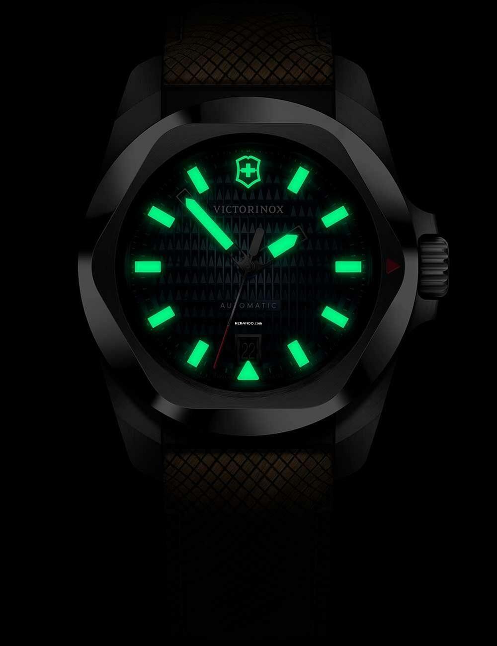  Victorinox Swiss Army I.N.O.X. 242018.1 Herrenuhr I.N.O.X. Automatik 41mm 20ATM 