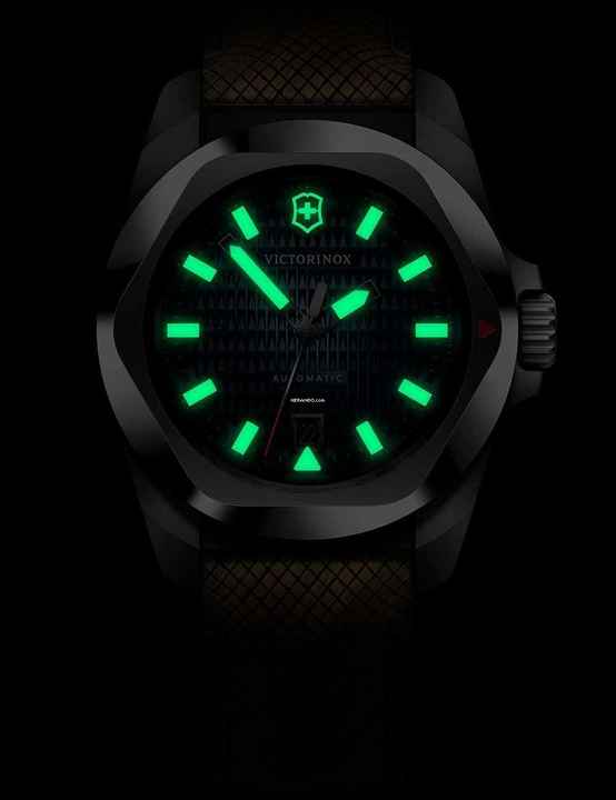  Victorinox Swiss Army I.N.O.X. 242018.1 Herrenuhr I.N.O.X. Automatik 41mm 20ATM 