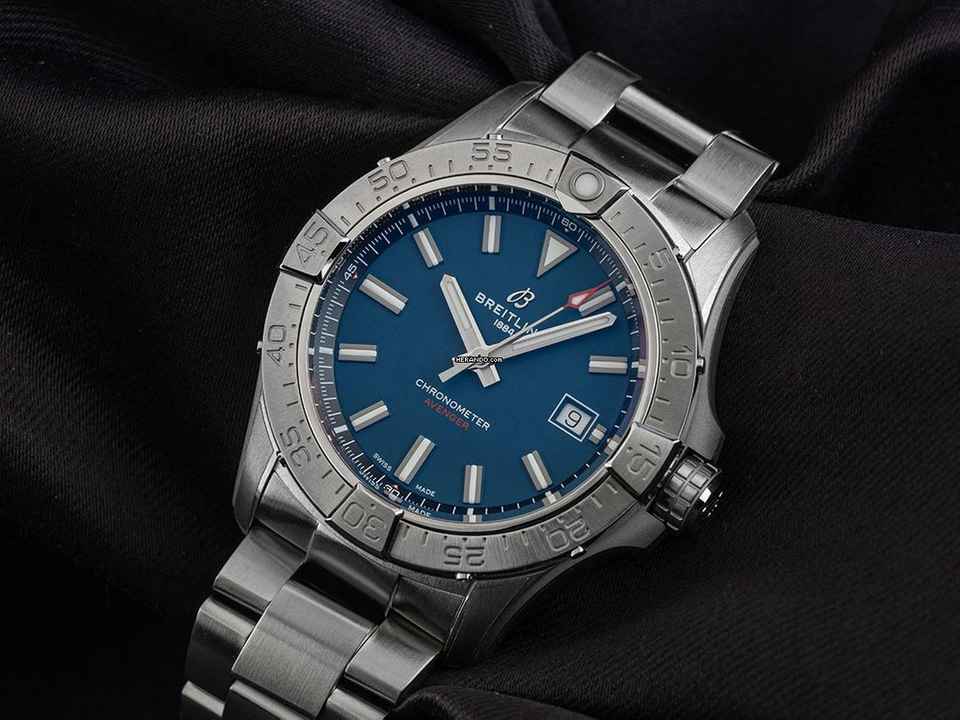  Breitling Avenger Ref.A17328101C1A1 2025 Full Set Ungetragen 